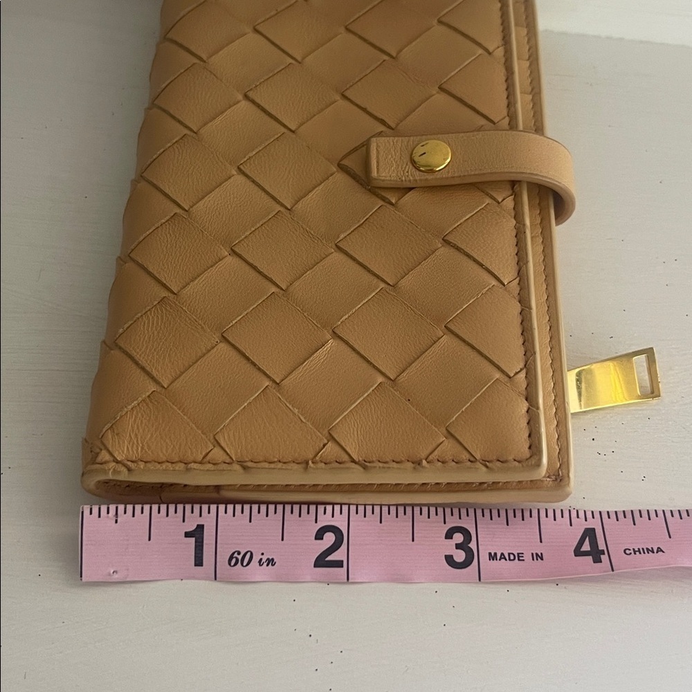 Bottega Veneta Intrecciato Pale Brown Leather Wallet w/ Chain & Dust Bag - Picture 14 of 16